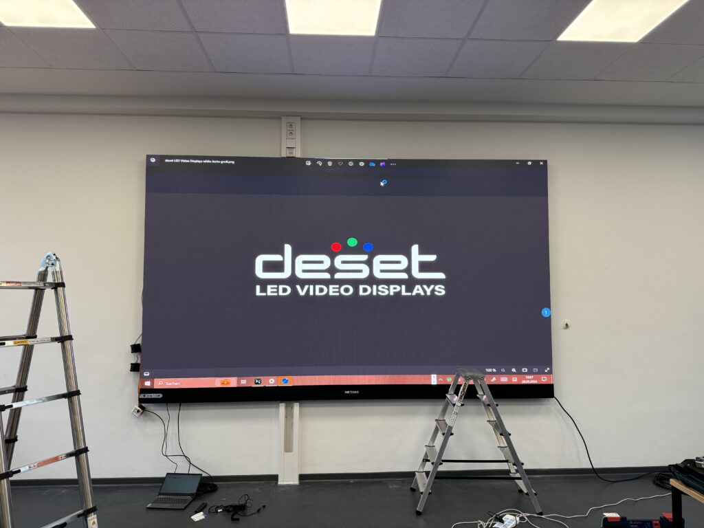 Indoor-7.27qm-All-in-One-1.88mm-Konferenzraum_84